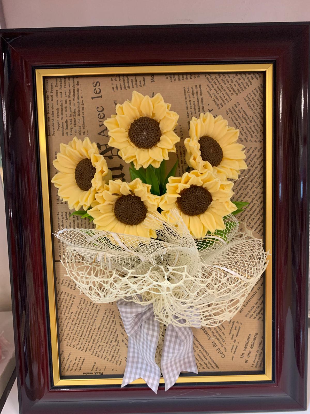 Слънчогледи, цветя изработени с глицеринов ароматен сапун