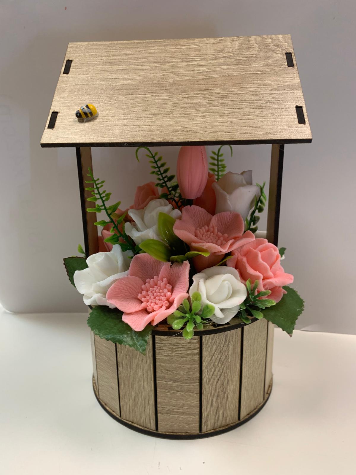 Цветя, кладенец изработени с глицеринов ароматен сапун